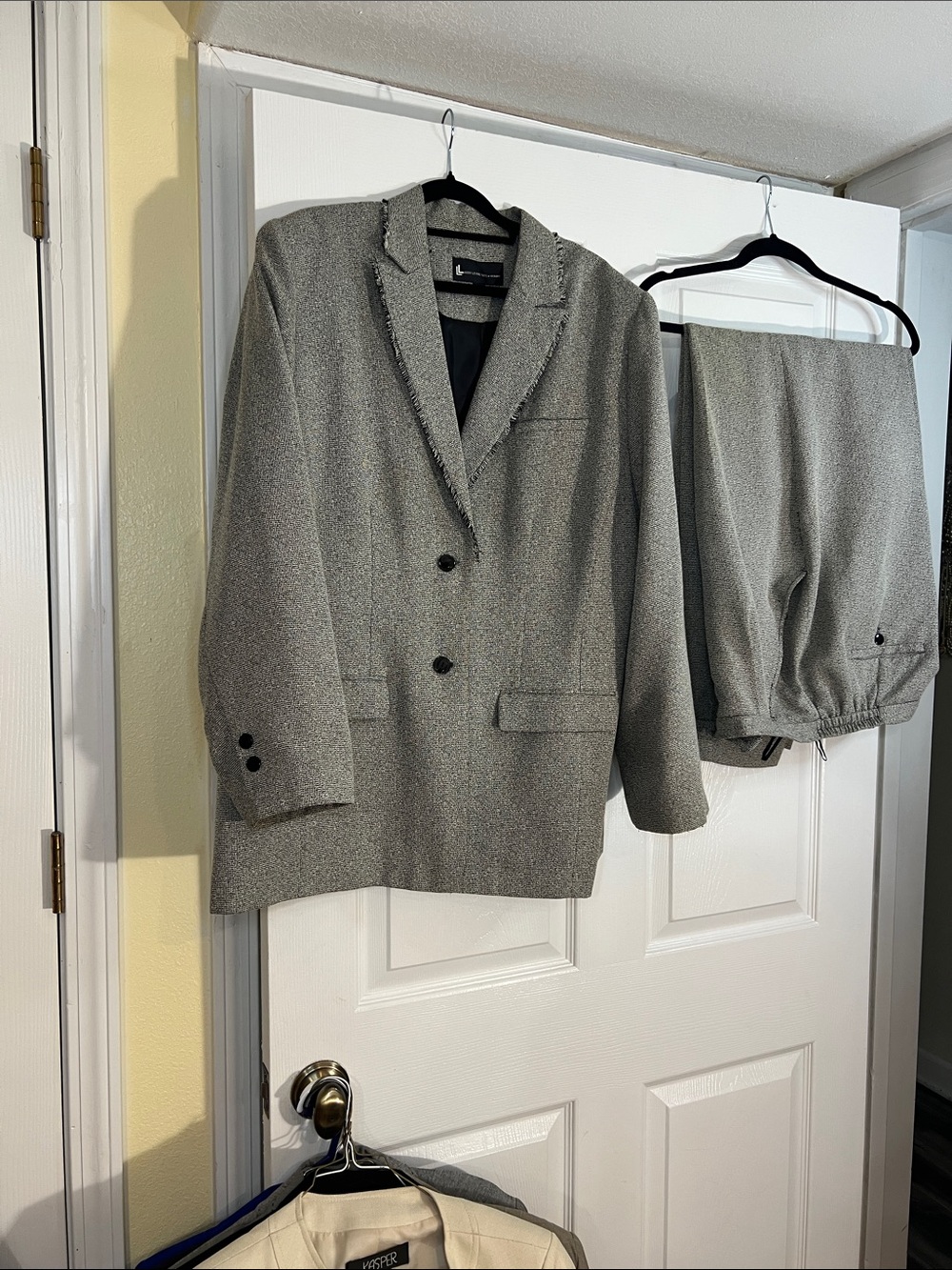 Larry Levine Gray Women's Two-Piece Pantsuit